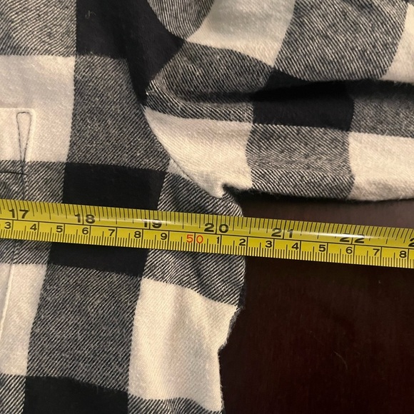 Madewell Oversized Flannel - Picture 4 of 7